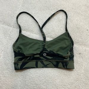 NEVER WORN Lulu Lemon Sports bra! Size 2!